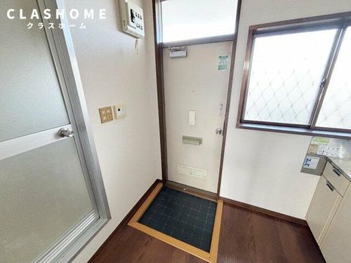 シティハイム的場205の玄関