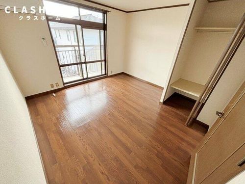 シティハイム的場205の居間