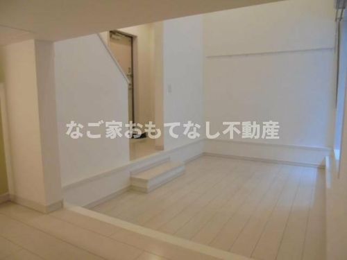 愛知県名古屋市西区大野木1丁目(アパート)の賃貸物件203の居間