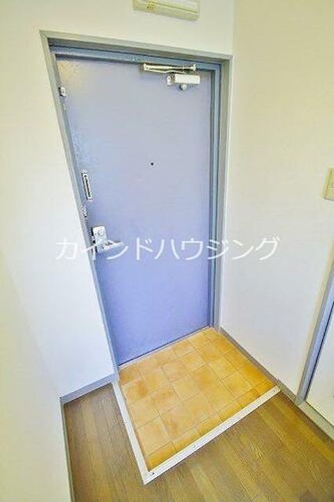 リヴァー住之江A棟の玄関