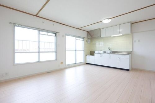 UR中山五月台0080401の居間