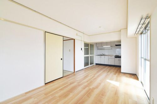 UR千代が丘1050401の居間