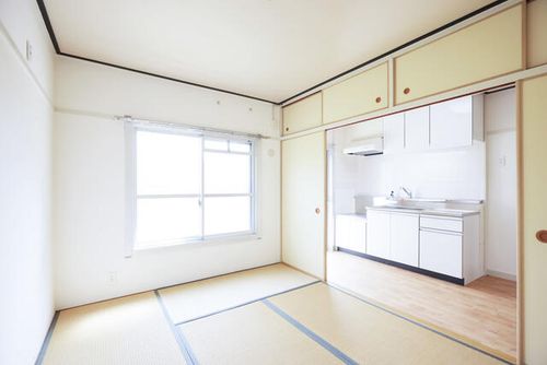 UR鶴山台0160303の居間