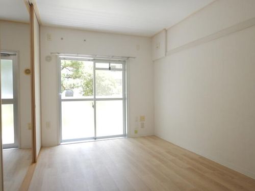 UR有野A080102の居間