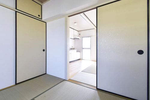 UR藤山台1030408の居間