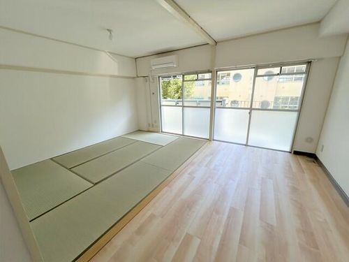 UR千代が丘1020205の居間