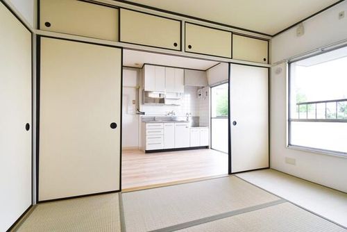 UR藤山台3740204の居間