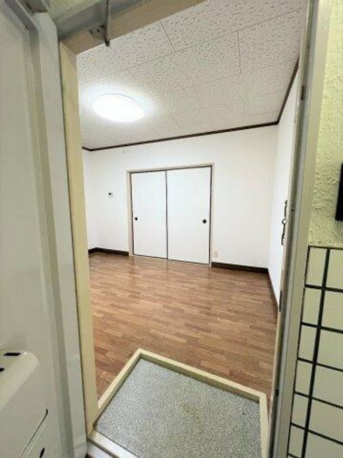 大阪府大阪市東淀川区小松5丁目(アパート)の賃貸物件の玄関