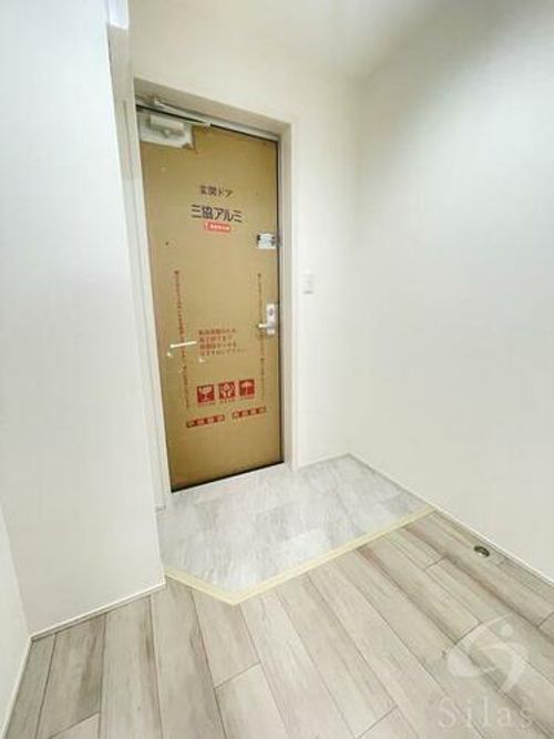 フジパレス西取石Ⅱ番館の玄関