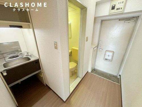 矢羽根ビルの玄関