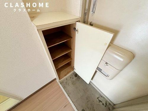 矢羽根ビルの内装