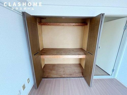 矢羽根ビルの内装