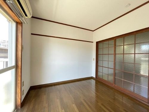 ロマネスクもりつねの居間