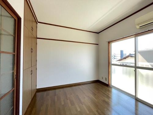 ロマネスクもりつねの内装