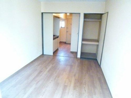 エステート松原Ⅱの居間