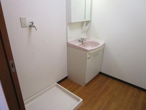 つる家ビルの内装