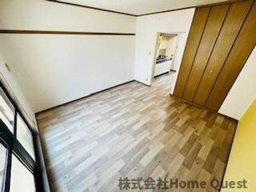 ファーストステージの居間
