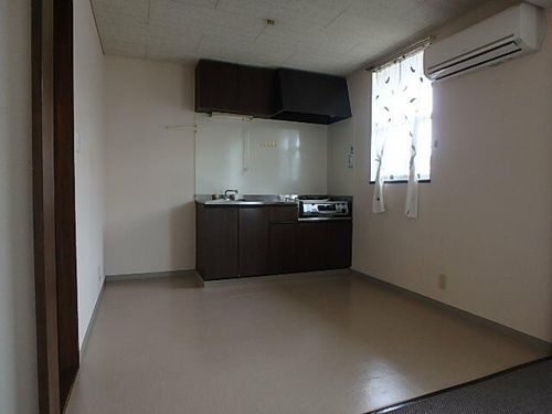 ハイツアプローチ Ⅱ13の居間