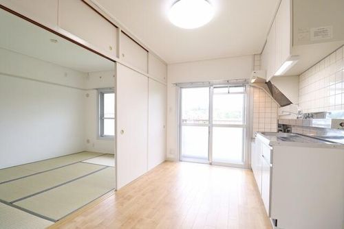 UR金剛4020203の居間