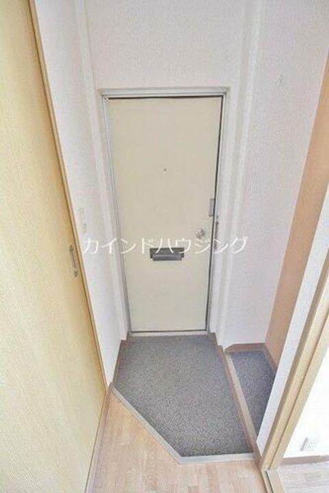 ふくろやマンションの玄関