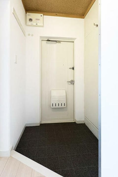 UR中山五月台0030303の玄関
