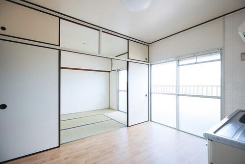 UR鶴山台0020401の居間