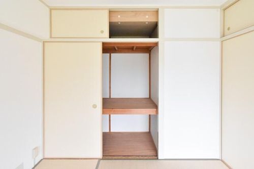 UR岩成台0180406の内装