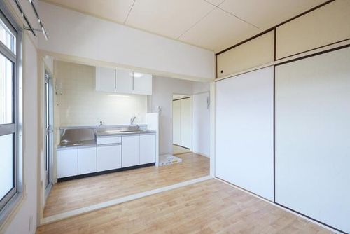 UR助松0230402の居間