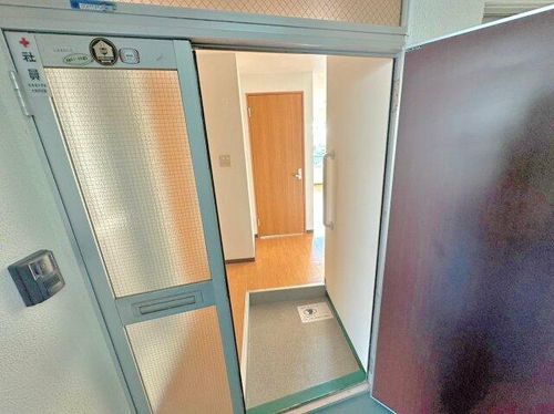 パル恵我之荘の玄関