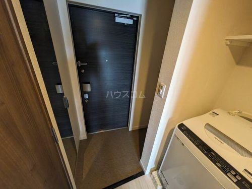 プレサンス新大阪イオリアの玄関