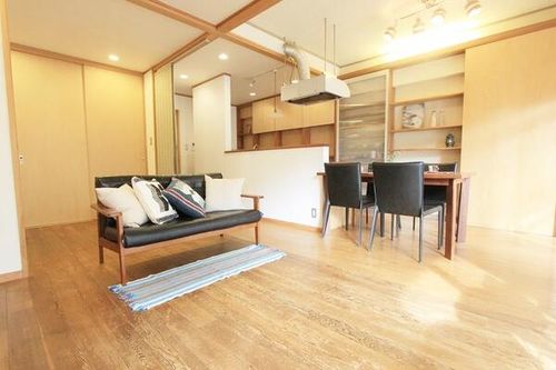 一光ハイツ南一番町~憧れのカフェスタイル~の居間