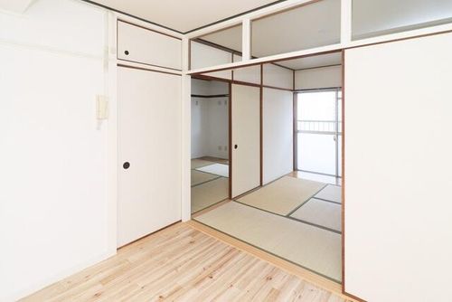 UR金田一丁目0081004の居間