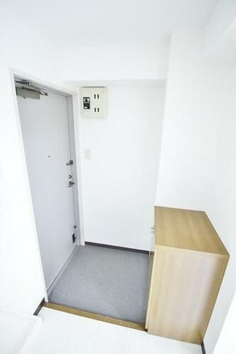 レジデンス岸里の玄関