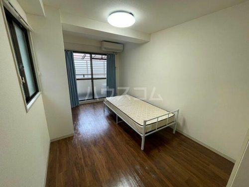 グランヴェルデ緑地の居間