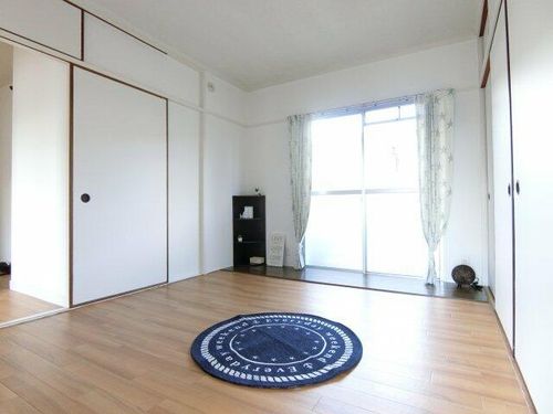 ヴィラナリー狭山7号棟の居間