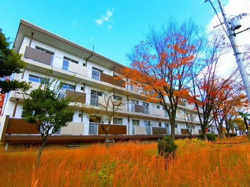 ヴィラナリー狭山7号棟の外観