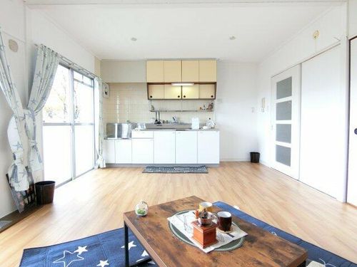 ヴィラナリー狭山7号棟の居間