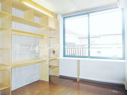 メネダスの内装