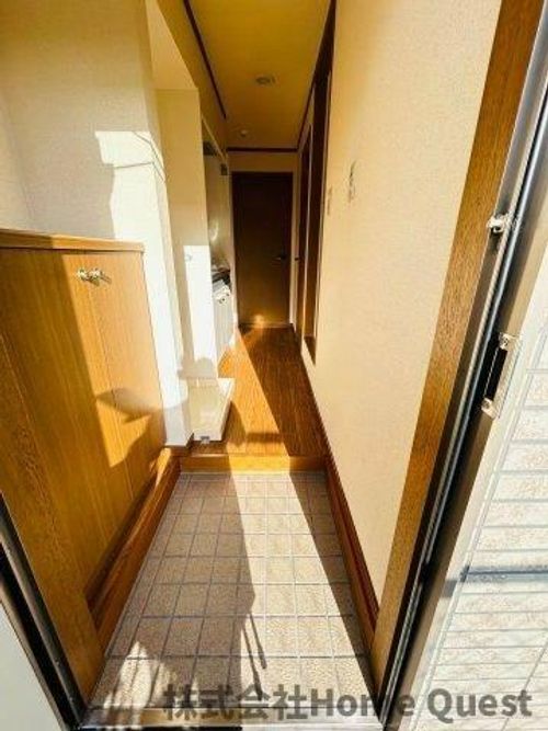 ハイツせせらぎ八尾の玄関