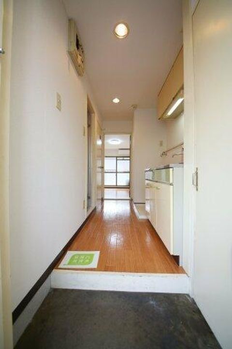 アーバン徳兵衛203の玄関