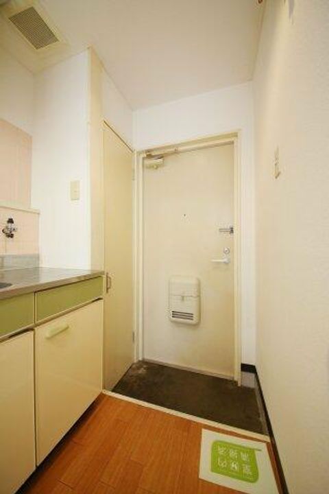 アーバン徳兵衛203の玄関