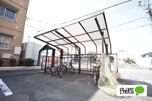 シャトーピア四辻Aの玄関