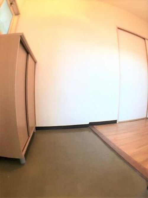 シャトレ穴生Ⅱの玄関