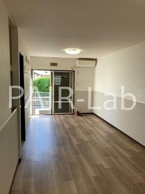 サンライフ森の西の居間