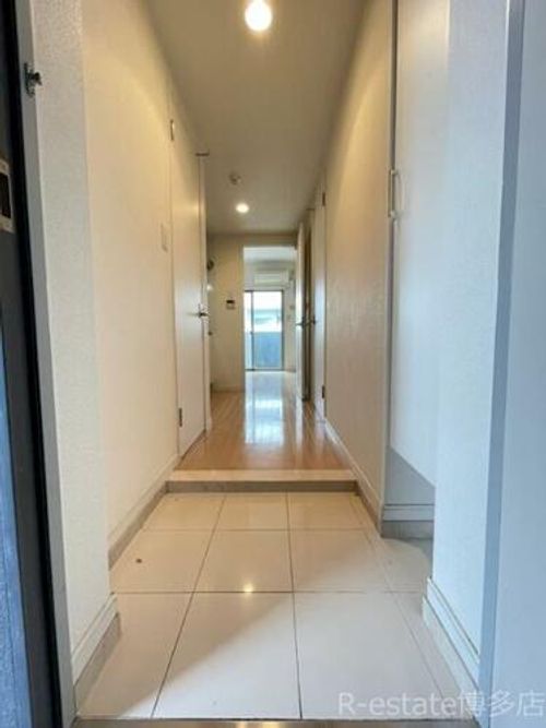 福岡県福岡市中央区荒戸1丁目(マンション)の賃貸物件の玄関