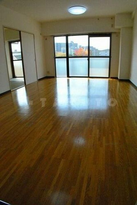 エミネンス辻本2の居間