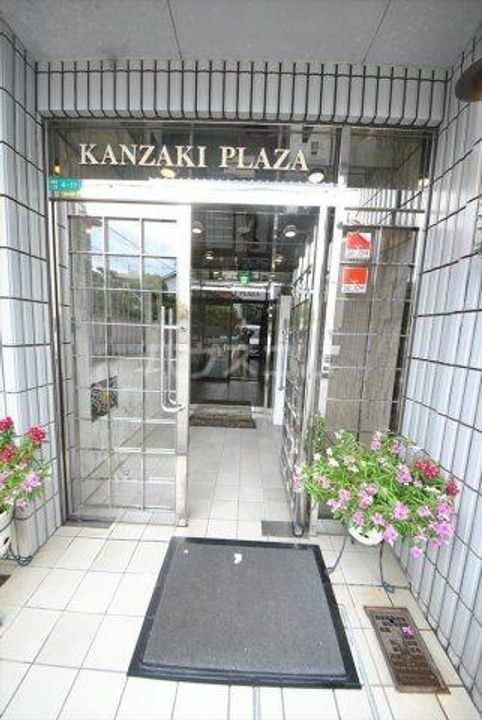 神崎プラザの玄関