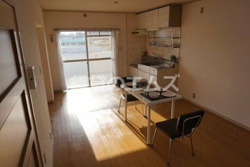 シティーコア大和105の居間