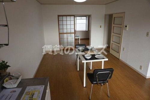 シティーコア大和105の居間