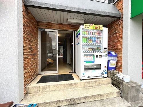 長田ハイツの玄関